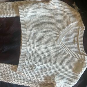 aeropostale cropped knit sweater, very comfortable, it is a size xs.